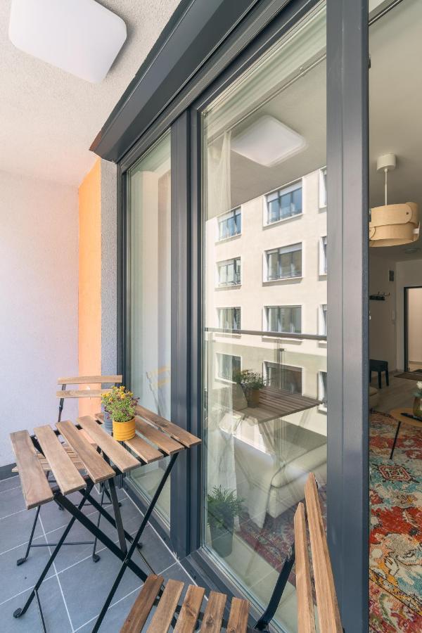 Corvin With Balcony And Ac Apartment *
