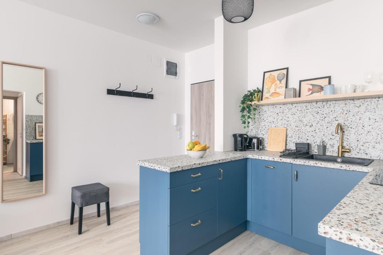 Corvin With Balcony And Ac Apartament Budapesta